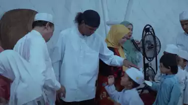 Hercules saat sedang santunan anak yatim