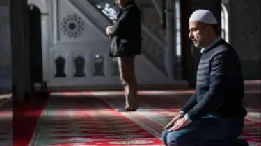 Hati-hati Orang Rajin Shalat dan Puasa Bisa Masuk Neraka, Jika Selama Hidup Punya Kebiasaan Buruk ini