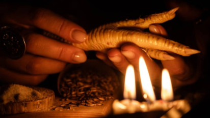 ‘Cinta Ditolak Dukun Bertindak’ Mendatangi Dukun karena Ingin Meminta Pertolongan, Ternyata dalam Islam Ancamannya…