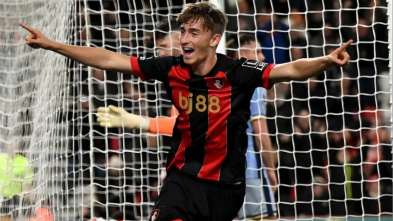 Sebelum Rekrut Gelandang Keturunan Indonesia, Real Madrid Sah Dapatkan Pemain Bournemouth
            - galeri foto