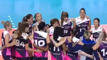 Kim Yeon-koung saat tampil bersama pemain asing di KYK Invitational 2025