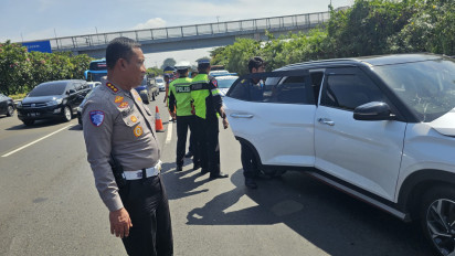 Kronologi Pikap Diseruduk Saat Menepi di Tol Arah Jagorawi, 2 Orang Jadi Korban