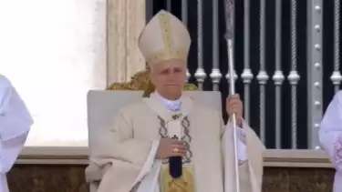 Paus Leo XIV resmi dinobatkan menjadi Paus ke-267 pada Minggu (18/5/2025)