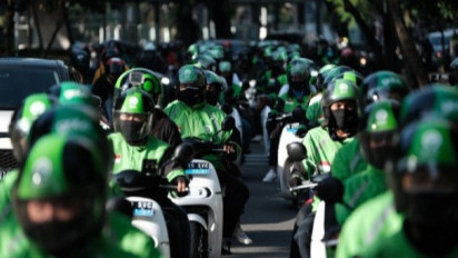Menteri UMKM Tegaskan Pendapatan Driver Ojol Tak Turun Usai Potongan 8% Berlaku