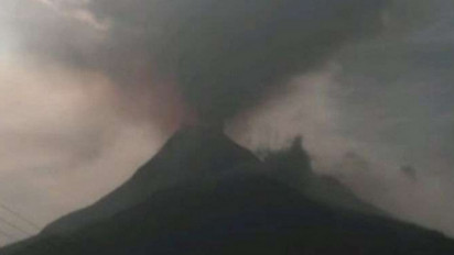 Lewotobi Laki-laki Meletus 5 Kali dalam Semalam, Lava Mengalir hingga 4 Km