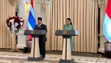 Perdana Menteri Thailand, Paetongtarn Shinawatra, bersama Presiden RI, Prabowo Subianto