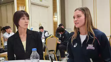 Pemain rekrutan baru Pink Spiders, Rebecca Latham.