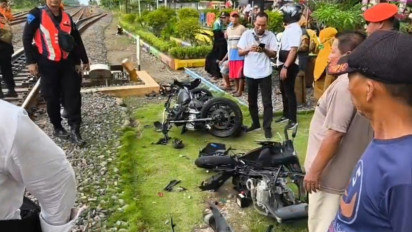 Diduga Terlambat Tutup Palang Pintu, KA Tabrak 6 Pemotor, 4 Tewas 3 Luka Berat