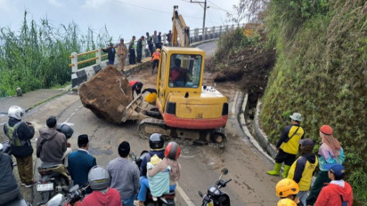 Akses Jalan yang Tertutup Longsor di Jalur Wonosobo-Dieng Bisa Dilalui Kembali