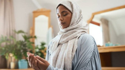 Segera Baca Doa ini 7 Kali Setelah Maghrib dan Subuh, Kelak di Akhirat akan Dijauhkan dari Neraka 