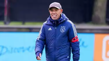 Simon Tahamata kabarnya akan gabung Timnas Indonesia