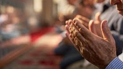 Mulai Sekarang Hilangkan 2 Sifat ini, Semua Ibadah dan Shalat Jadi Sia-sia, Kok Bisa?