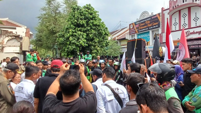Ratusan Ojol Gabungan Aplikator Gelar Aksi Unjuk Rasa, Blokade Jalan Sepanjang Malioboro Yogyakarta