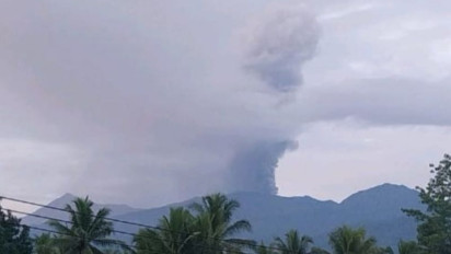 Gunung Dukono di Halmahera Utara erupsi Rabu pagi, Abu Vulkanik Menyembur Setinggi 1.600 Meter