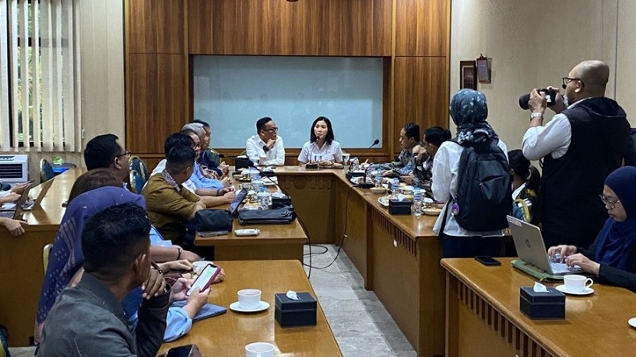 WamenPPPA dan Wamenaker Sidang ke Kampus Universitas Pancasila, Cek Penanganan Kasus Pelecehan Seksual Eks Rektor
            - galeri foto