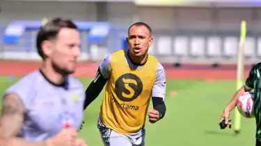 Bek Persib Bandung, Gustavo Franca