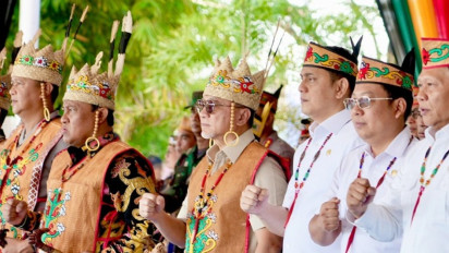 Konsisten Perjuangkan Ketahanan Pangan, Damang Kepala Adat se-Kalteng Beri Gelar Kehormatan untuk Menko Zulkifli Hasan