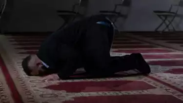 Ilustrasi doa dalam sujud shalat