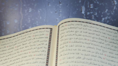 Sudah Malam Jumat Masih Hujan Deras? Mulai Sekarang Amalkan Surat Pendek setelah Ambil Benda ini Kata Ulama