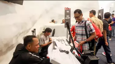 Pengambilan kit oleh peserta One Run