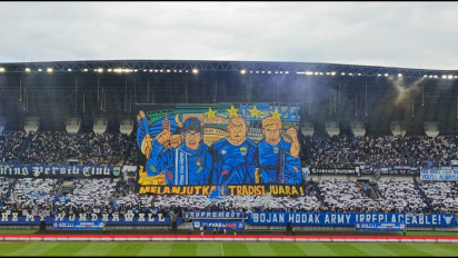 Sambut Sang Juara Back to Back Liga 1, Bobotoh Bentangkan Tifo Megah untuk Pelatihi Persib Bojan Hodak