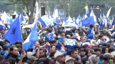 Persib Bandung Pakai 4 Unit Unimog untuk Pawai Juara Liga 1 2024-2025, Bobotoh Tumpah Ruah