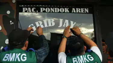 Potret Saat BMKG-Polisi Melucuti Simbol Kejayaan Ormas Milik Hercules (GRIB Jaya) di Tangsel