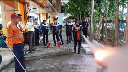 Antisipasi Bencana, KAI Services Gelar Simulasi Penanganan Gempa di Kantor Pusat