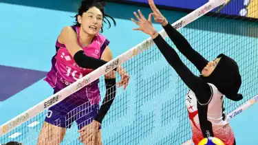 Megawati Hangestri vs Kim Yeon-koung di laga Red Sparks melawan Pink Spiders.
