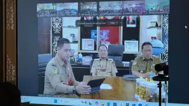 Gubernur Kalimantan Tengah (Kalteng), Agustiar Sabran, melakukan terobosan, agar dunia pendidikan Bumi Pancasila terus meningkat. Terobosan itu berupa program  Gubernur Mengajar .