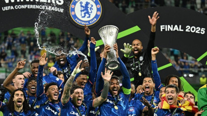 Bikin Kevin Diks Meringis, Chelsea Resmi Angkat Trofi Liga Konferensi Eropa dan Bikin Sejarah