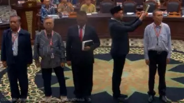 Pengambilan sumpah para saksi dalam sidang uji materi Perpu PUPN di Mahkamah Konstitusi, Rabu (28/5/2025).