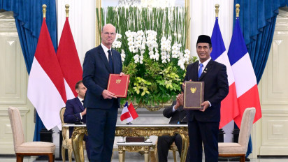Mentan Amran Teken Deklarasi Kerja Sama Pertanian dalam Pertemuan Bilateral Indonesia–Prancis