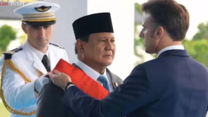 Prabowo Terima Penghargaan Grand Croix de la Legion d'Honneur dari Presiden Macron
