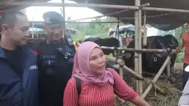 Pedagang hewan kurban di lahan BMKG yang dikuasai GRIB Jaya