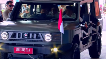 Pakai Maung, Momen Prabowo Jadi 'Sopir' Macron di Akmil Magelang