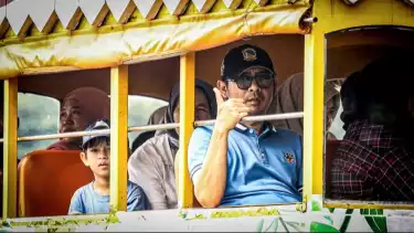 Libur Kenaikan Isa Almasih warga Jakarta padati Monas.