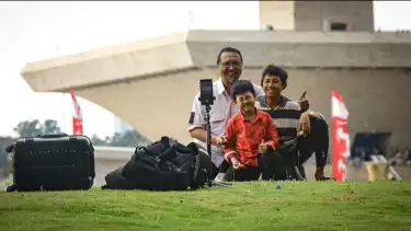 Libur Kenaikan Isa Almasih warga Jakarta padati Monas.