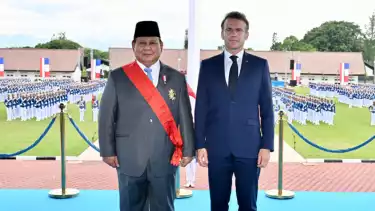 Penyematan Penghargaan Grand Croix de la Légion d’Honneur