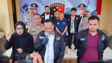 Satreskrim Polresta Bandung berhasil mengungkap kasus dugaan pembunuhan yang terjadi di wilayah Kampung Cikareo, Desa Alam Endah, Kecamatan Rancabali, Kabupaten Bandung.