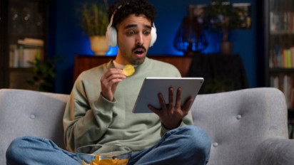 Apakah Batal, Lagi Puasa Dzulhijjah Nonton Video Mukbang?