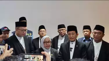 Menteri Agama (Menag) Nasaruddin Umar dan beberapa Amirul Hajj Indonesia 2025