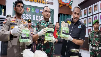 Detik-detik Mengejutkan Nelayan Temukan 35 Kg Sabu Dalam Drum Mengapung di Sumenep
