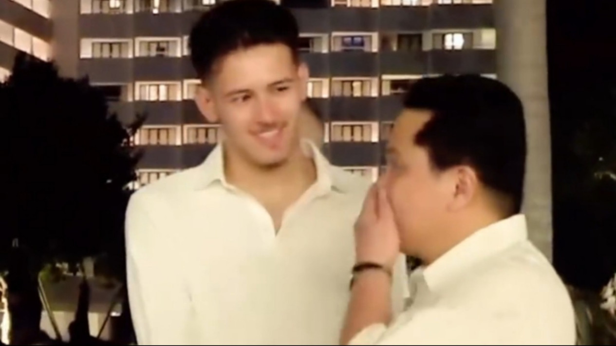 Erick Thohir Keceplosan Rencana Striker Baru untuk Timnas Indonesia Jelang Lawan China di GBK, Siapa Sosoknya?
            - galeri foto