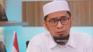 Apakah Sah Shalatnya Cuma Baca Surat Qulhu? Kata Ustaz Adi Hidayat Selama Kondisi...