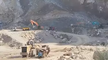 Lokasi tambang di Gunung Kuda, Cirebon, Jawa Barat