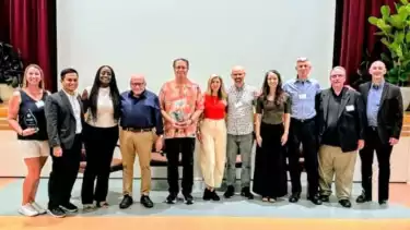 Muhsin (dua dari kiri) bersama para penerima award lainnya saat sesi foto bersama di panggung The 4th Global Followership Conference (GFC) 2025.