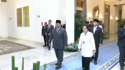 Momen Hangat Prabowo dan Megawati Berjalan Berdampingan di Upacara Hari Lahir Pancasila
