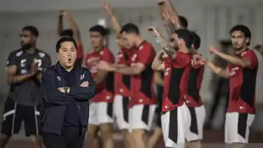 Ketua Umum PSSI, Erick Thohir Pantau Latihan Timnas Indonesia