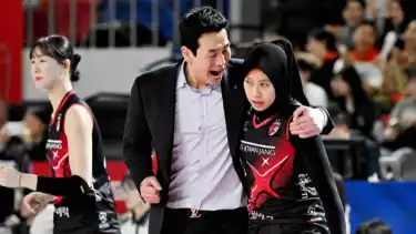 Megawati Hangestri dan pelatih Red Sparks Ko Hee-jin